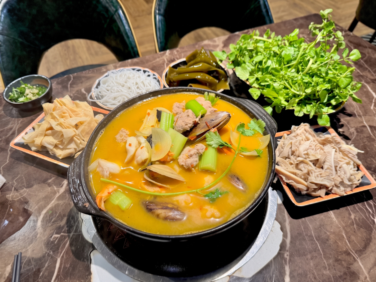 Guangzhou Hotpot - Newmarket slider image