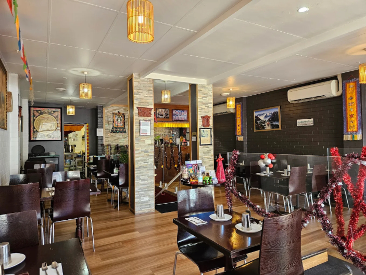 Chomolungma Nepalese Cuisine slider image