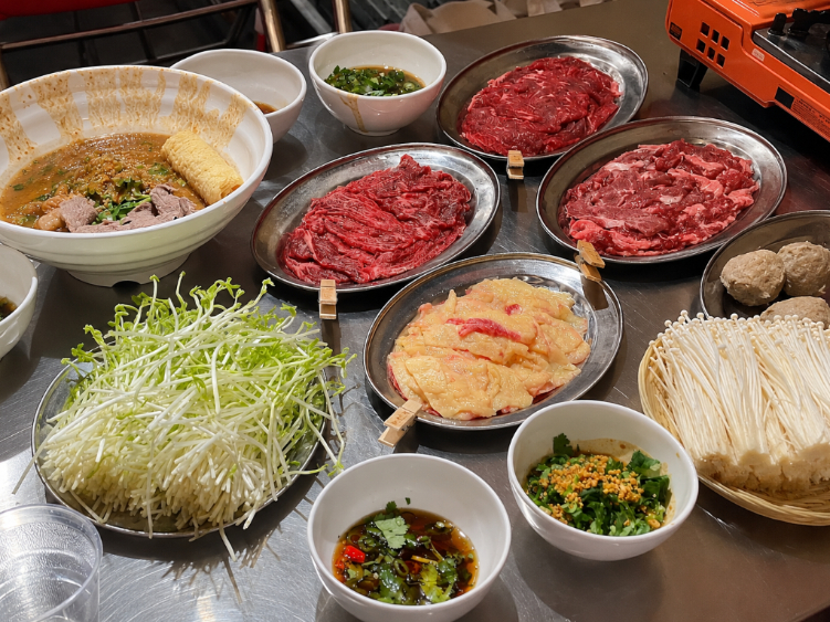 Yongzhou Beef Hotpot slider image