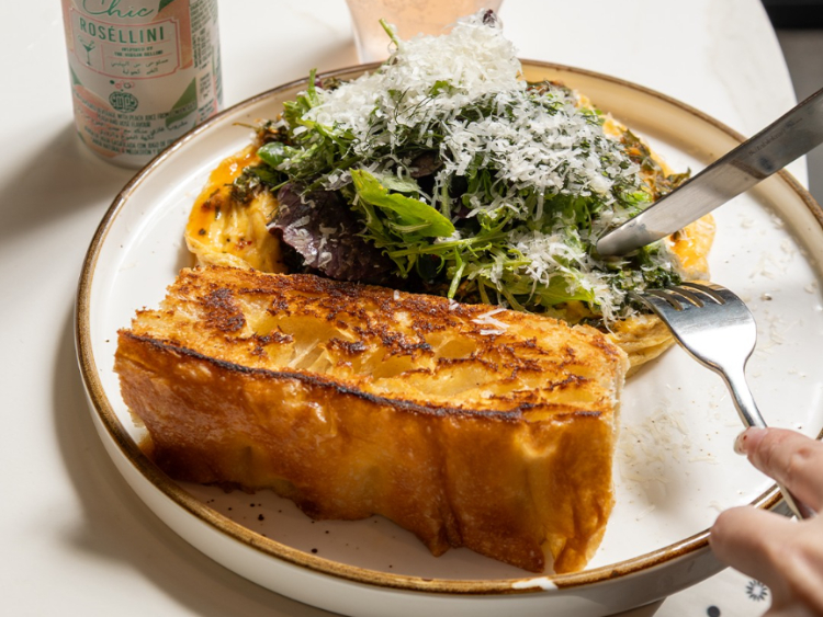 Leaf Cafe & Co - Stanhope Gardens slider image