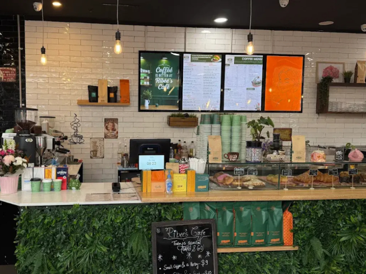 Ribee’s Cafe slider image