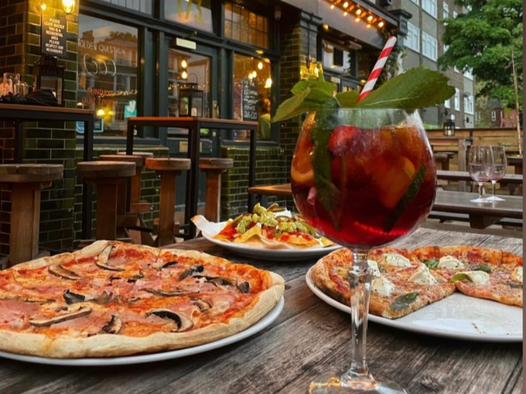 The Coach & Horses slider image