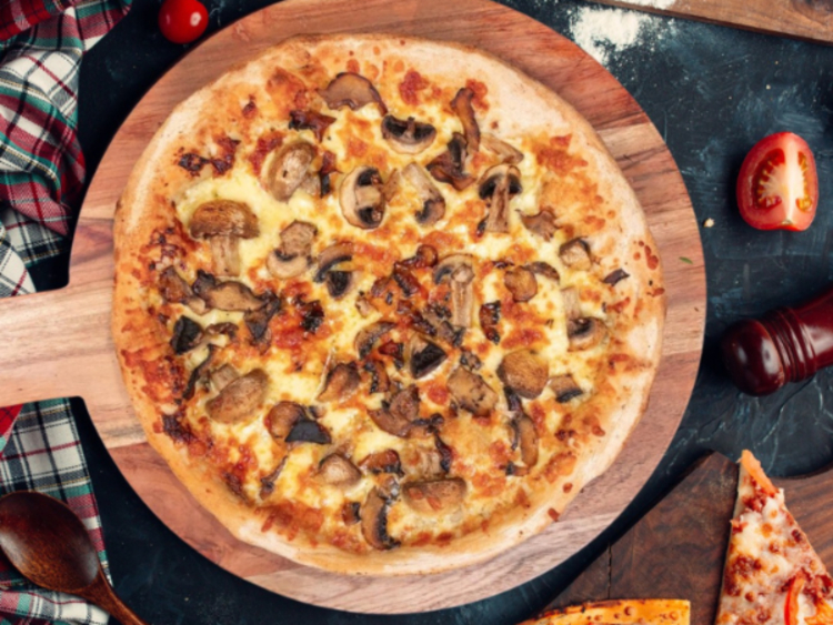 Sinatra's Pizza & Pasta slider image