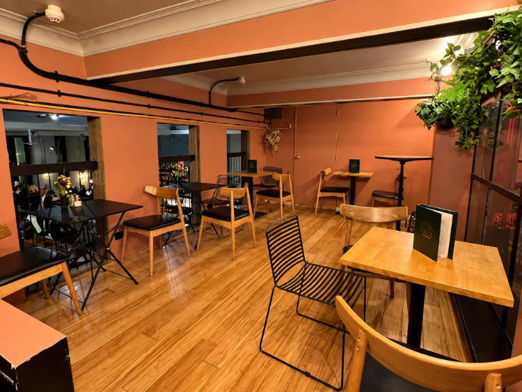 Otto Champagneria & Beer Hall slider image