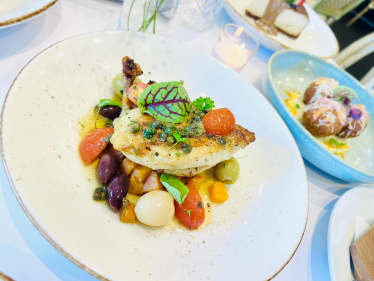Little Parrot - Cronulla slider image