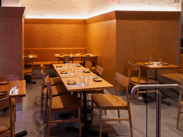 IKI Dining slider image