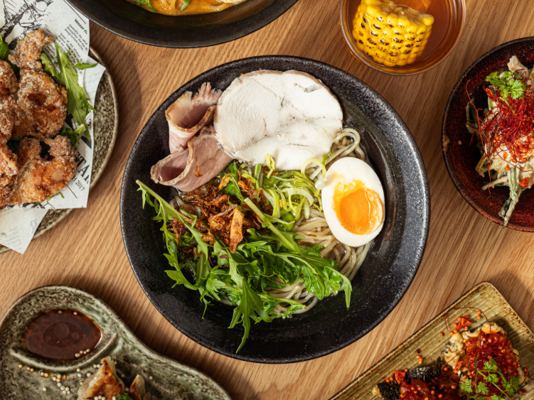 IKI Dining slider image