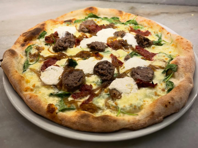 Pizzeria Amore Mio slider image