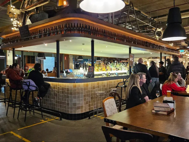 Traders Bar slider image