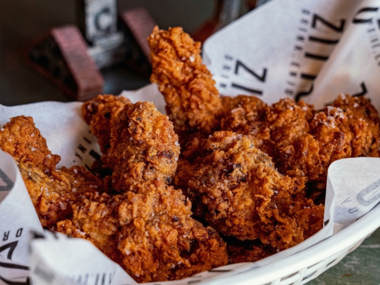 Zitto - Elizabeth  slider image