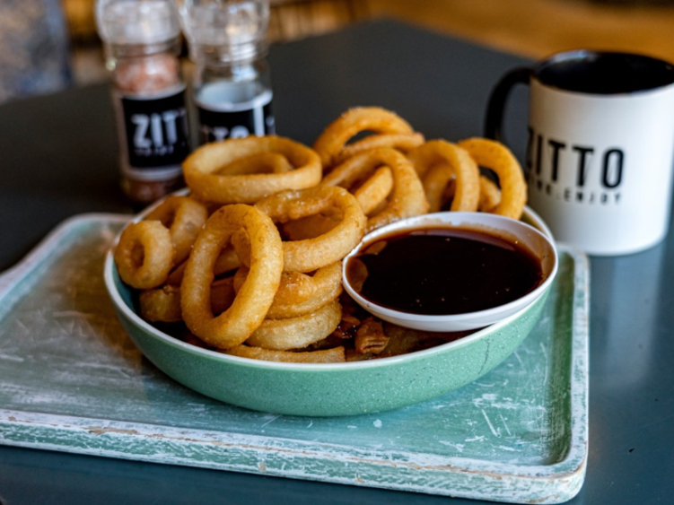 Zitto - Elizabeth  slider image