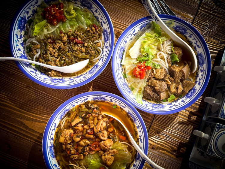 Rice Coming Noodle Bar slider image