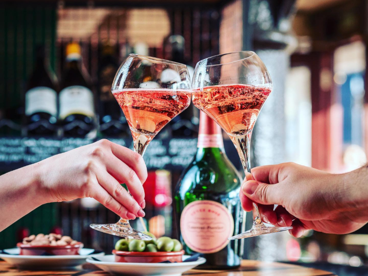 Traders Wine Bar slider image