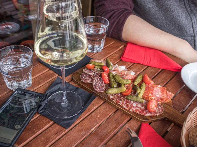 Traders Wine Bar slider image