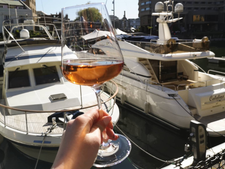 Traders Wine Bar slider image