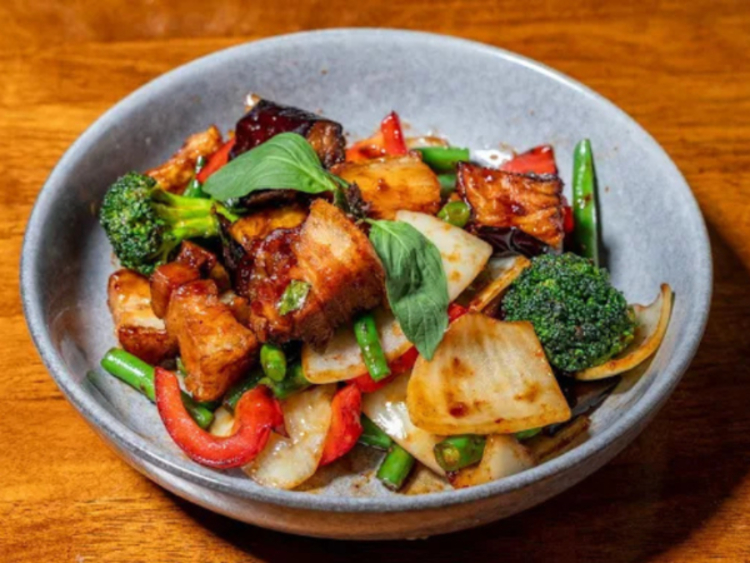 Chon Thong Thai - Collaroy slider image