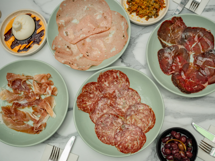 Cee Cee's - Sorrento slider image