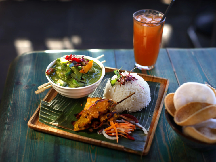 The Pepper Tree slider image