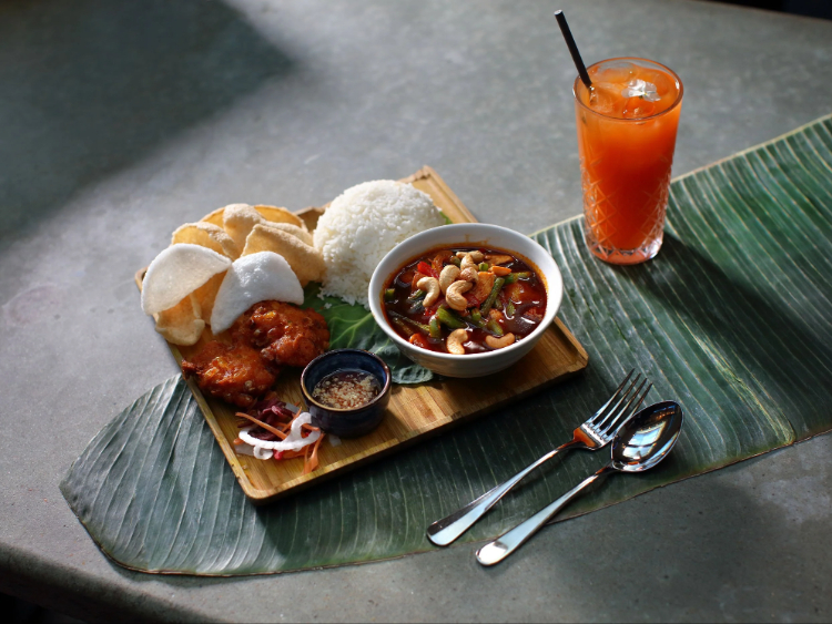 The Pepper Tree slider image