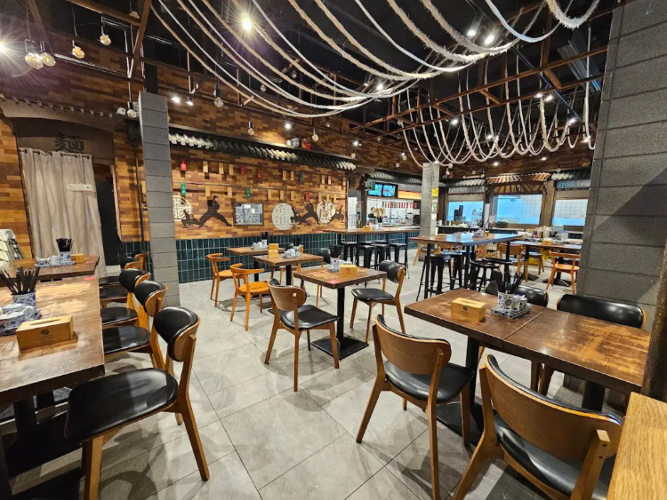 Master Lanzhou Noodle Bar - The Glen slider image