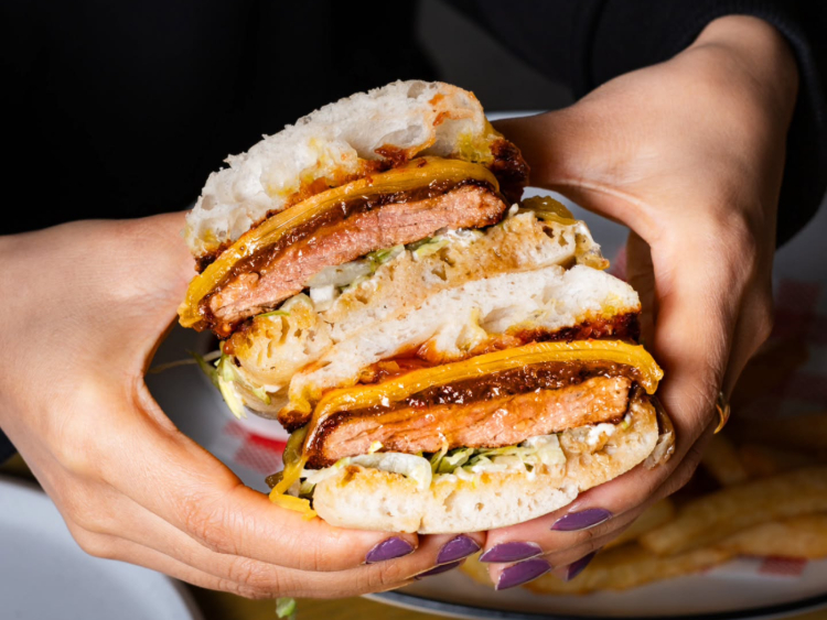 Alamanda Cafe & Bistro slider image