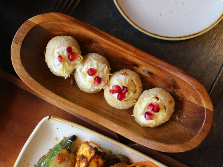 Dostana slider image