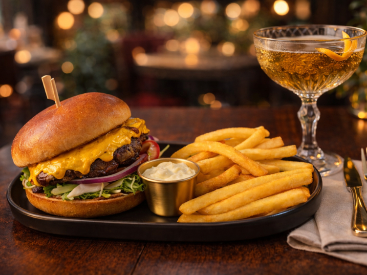 Gianna's Bar & Grill slider image