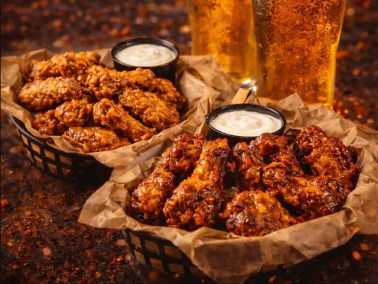 Gianna's Bar & Grill slider image