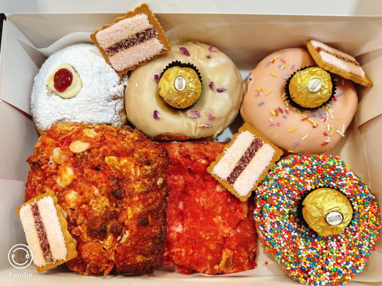 De Doughnut slider image