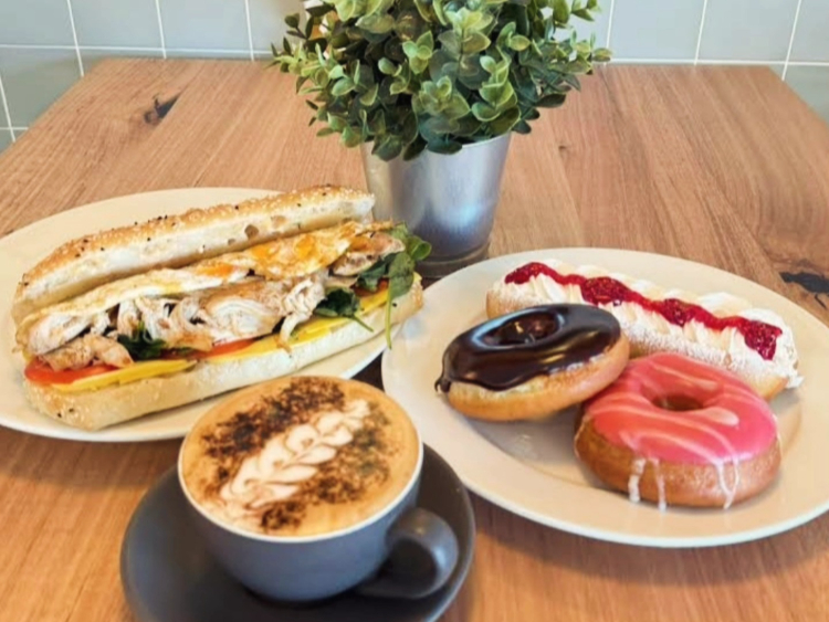 Krunch & Munch Cafe slider image