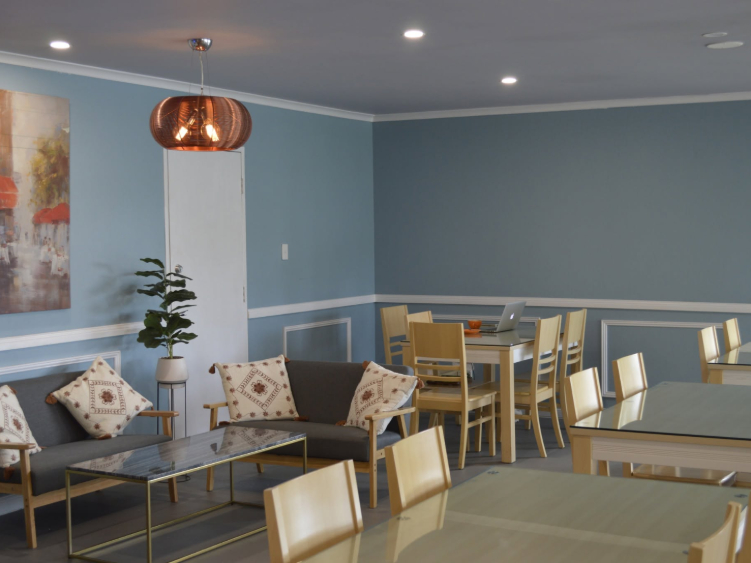 Navah Cafe & Family Restaurant slider image
