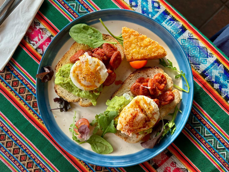 Dania's Cafe & Bistro - Clapham slider image