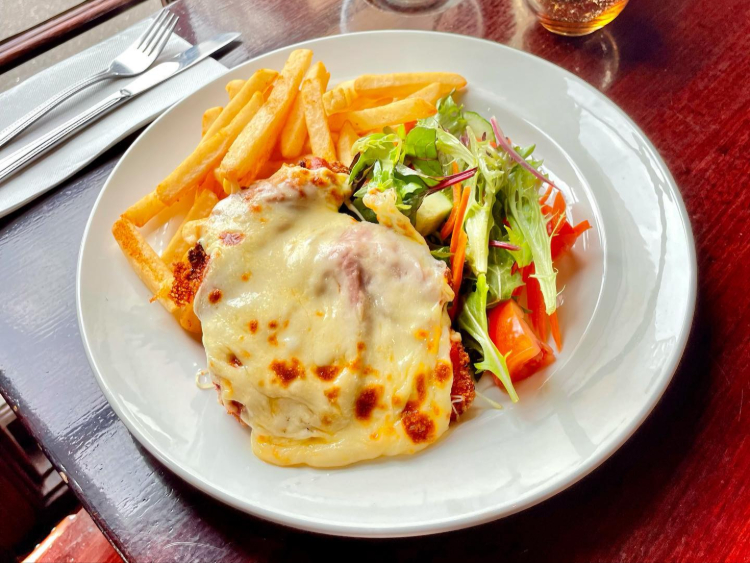 Customs House Hotel - Williamstown slider image