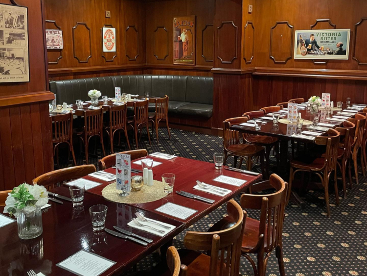 Customs House Hotel - Williamstown slider image