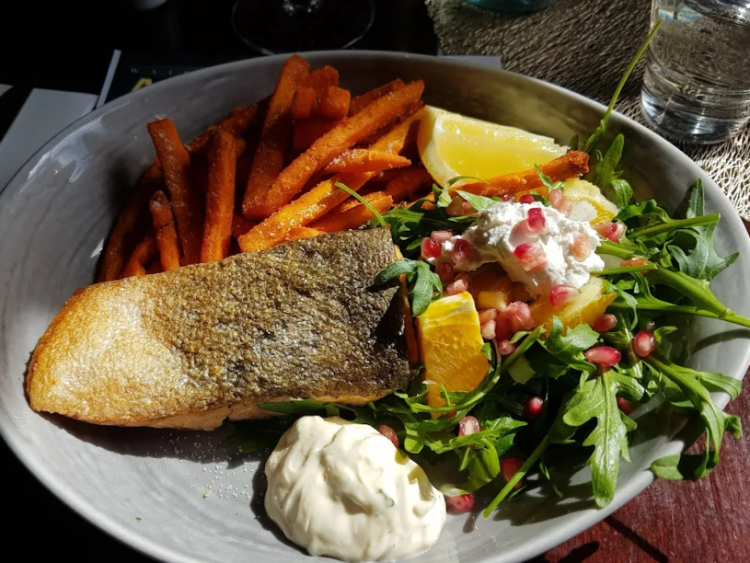 Customs House Hotel - Williamstown slider image