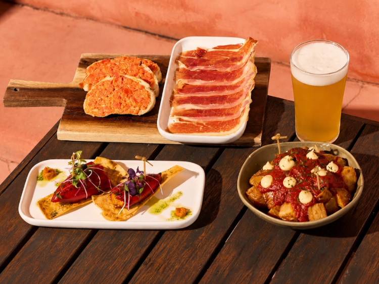 Lucia Tapas Garden slider image