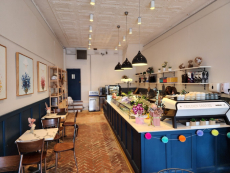 Golden Leaves Cafe slider image