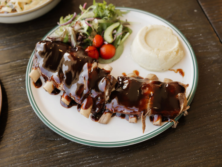 Sandy's Burger Pizza Pasta slider image