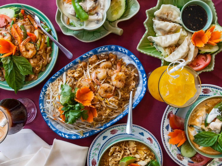Chum Chum Thai