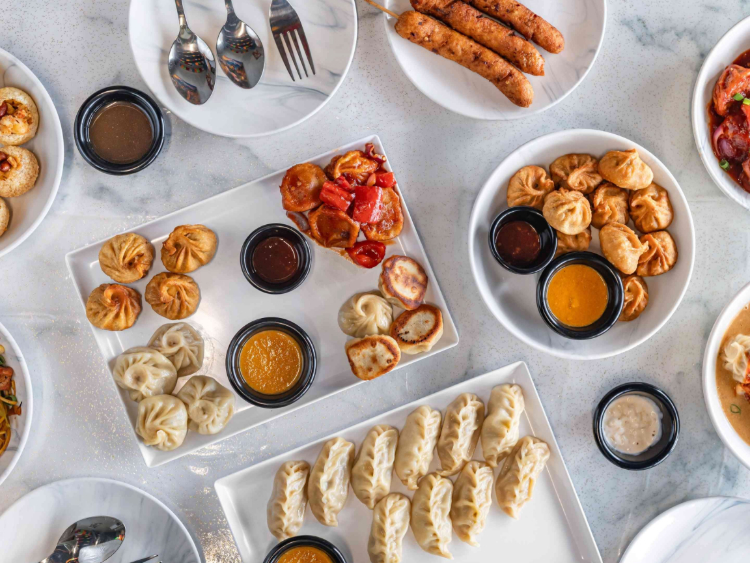 Momo Hungers slider image