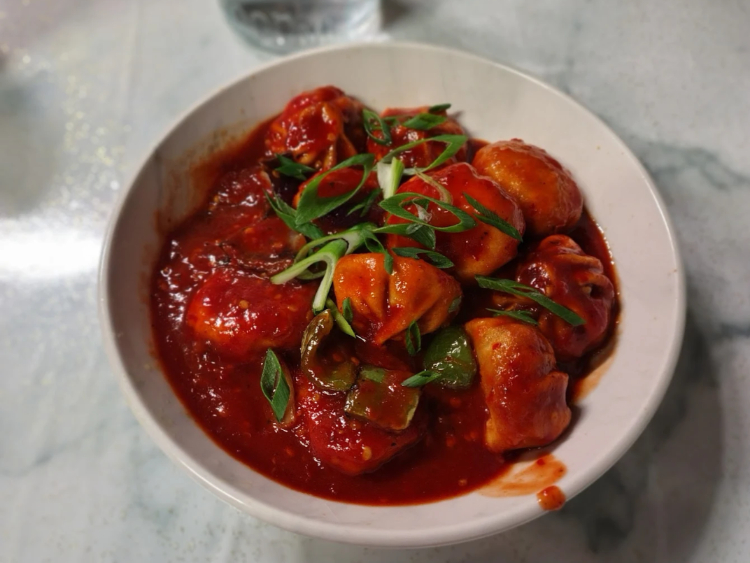 Momo Hungers slider image