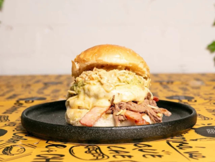 BurgDogs - La Esquina slider image