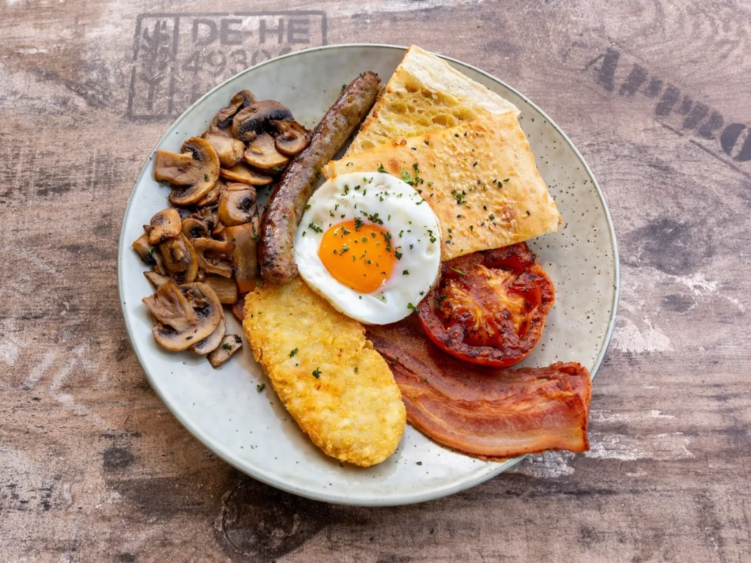 Serengeti Cafe slider image