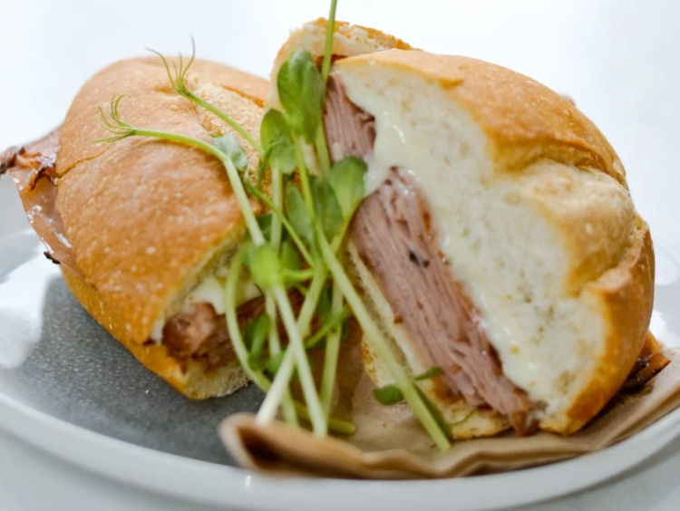 Do Canto Cafe slider image