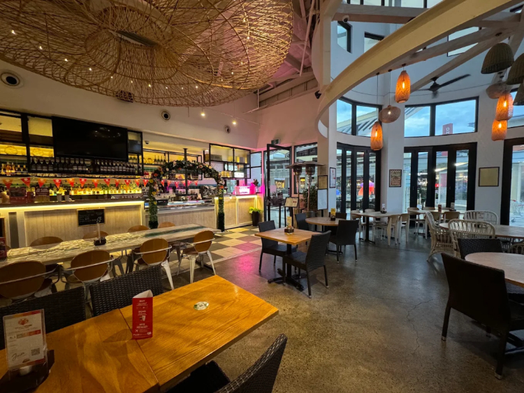 Beach House Bar & Grill - Loganholme slider image