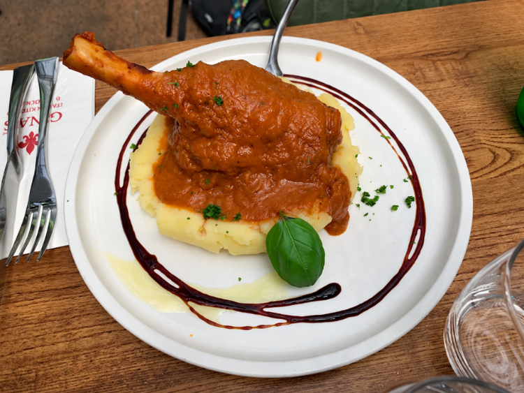 Gina's Italian Kitchen slider image