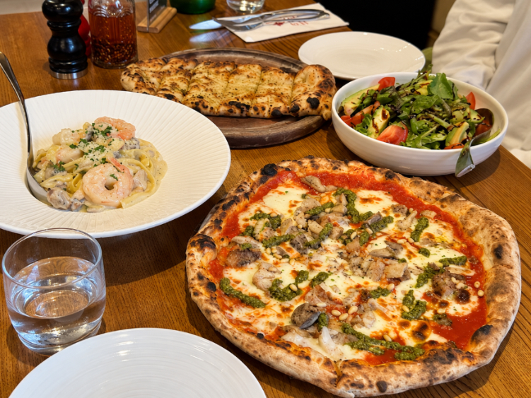 Gina's Italian Kitchen slider image