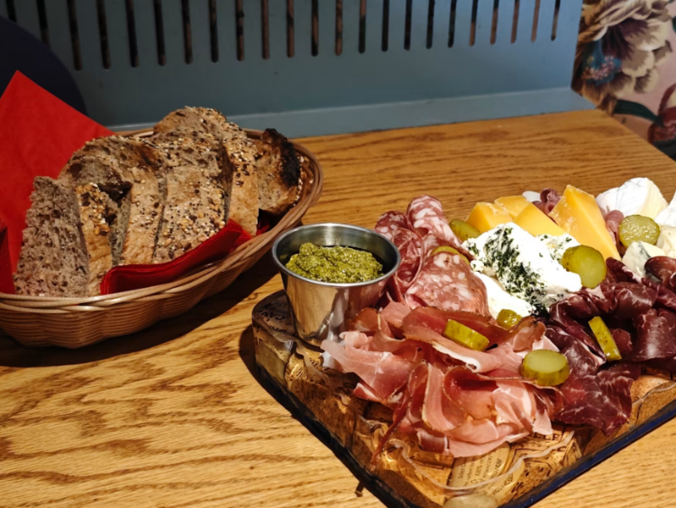 Wandering Grapes slider image