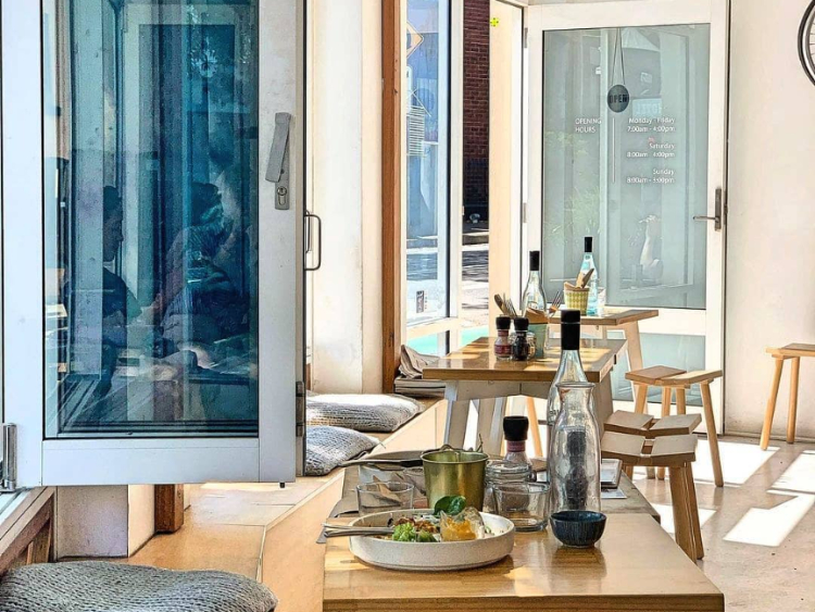 101 Kissa slider image