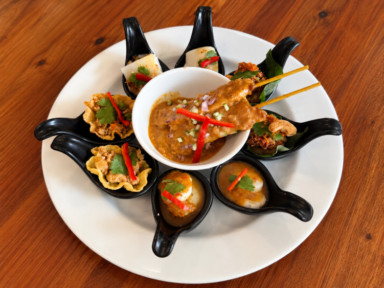 Thai Pothong Restaurant slider image